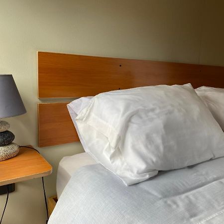 Hostal Los Pioneros Puerto Natales Ngoại thất bức ảnh