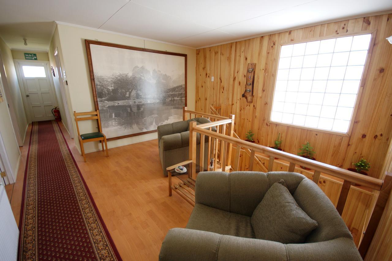 Hostal Los Pioneros Puerto Natales Ngoại thất bức ảnh