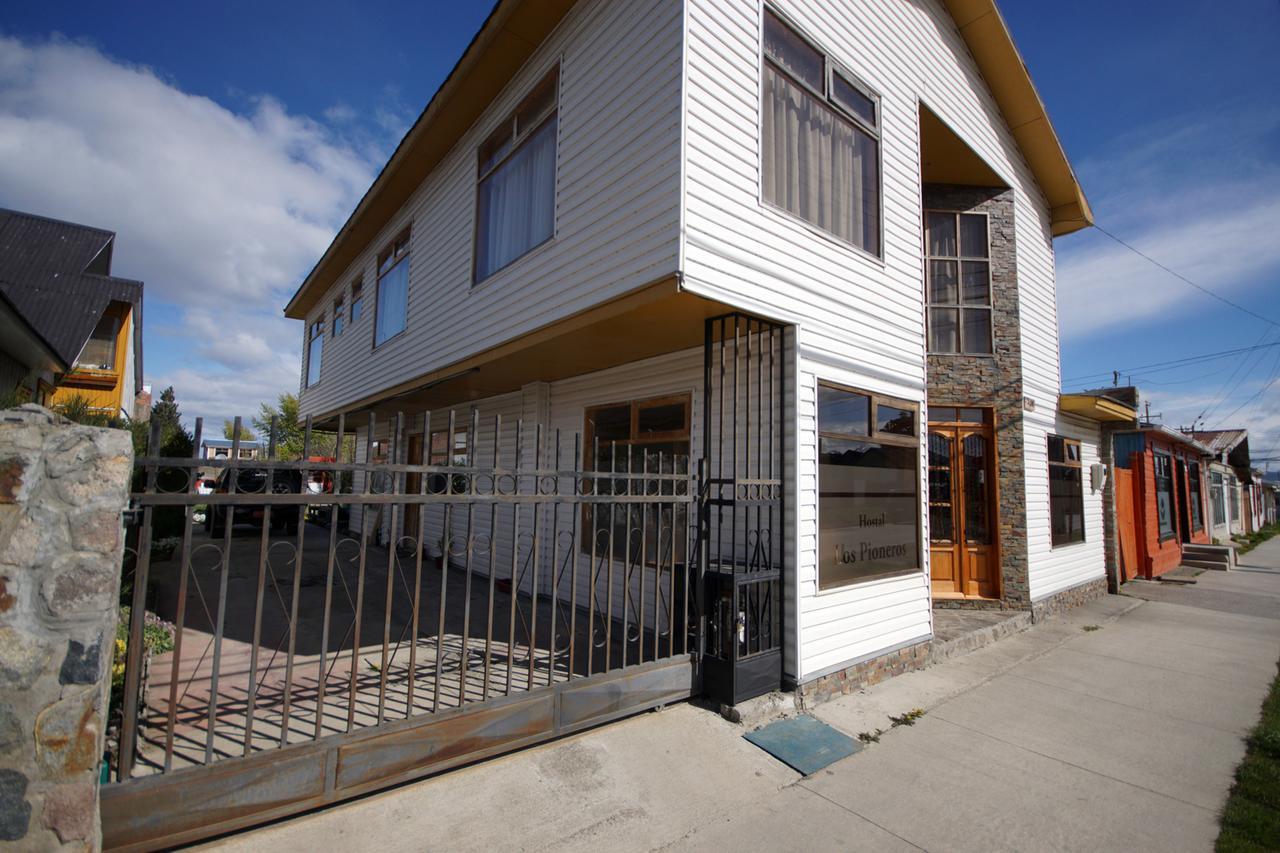 Hostal Los Pioneros Puerto Natales Ngoại thất bức ảnh