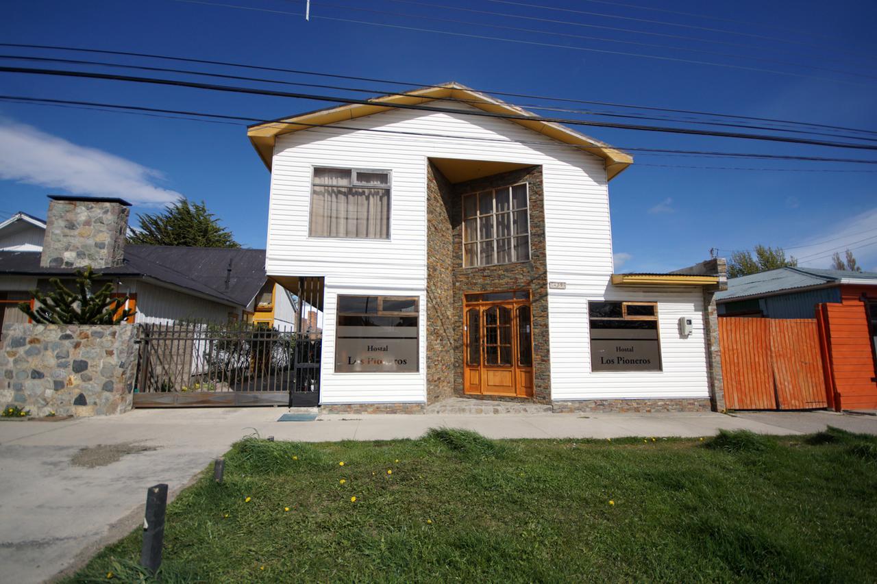 Hostal Los Pioneros Puerto Natales Ngoại thất bức ảnh