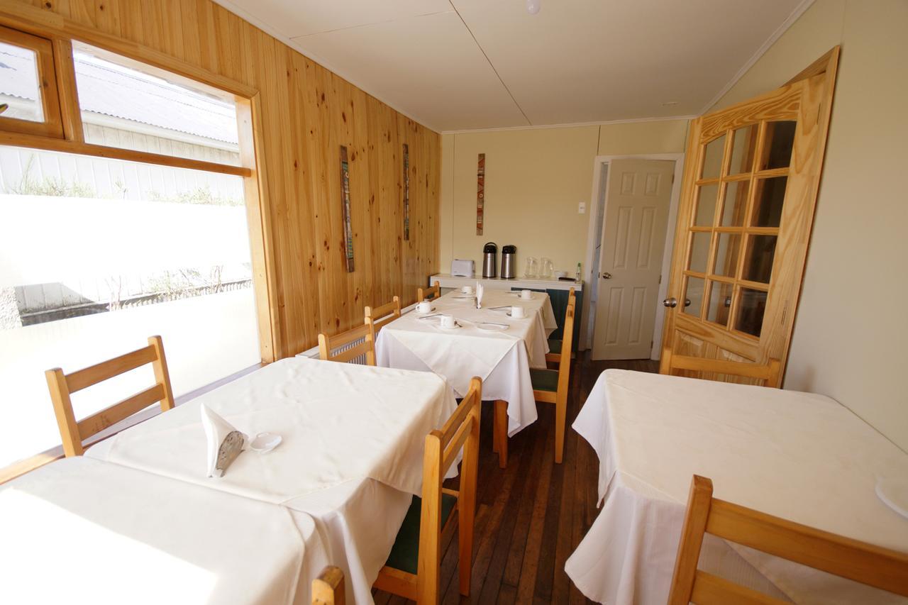 Hostal Los Pioneros Puerto Natales Ngoại thất bức ảnh