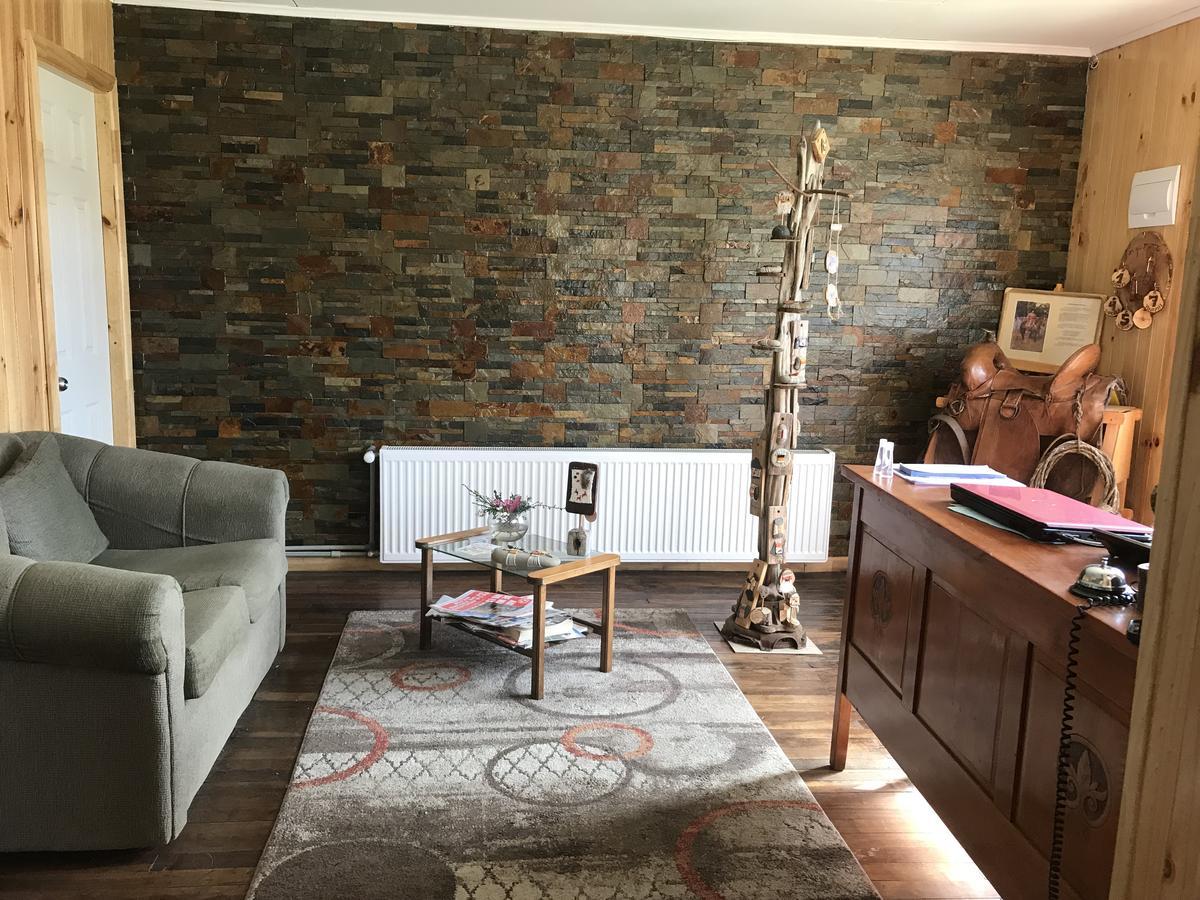 Hostal Los Pioneros Puerto Natales Ngoại thất bức ảnh