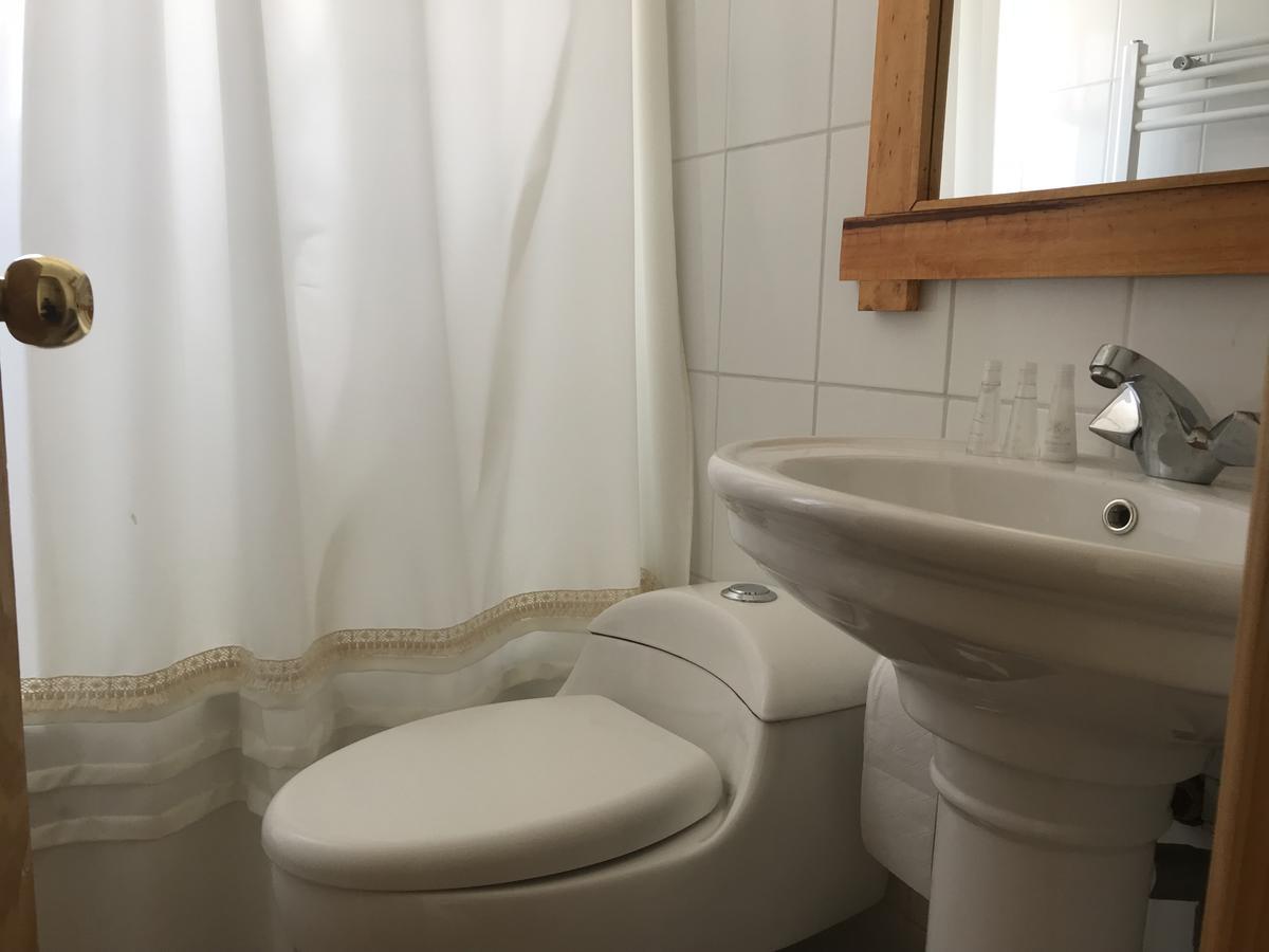 Hostal Los Pioneros Puerto Natales Ngoại thất bức ảnh