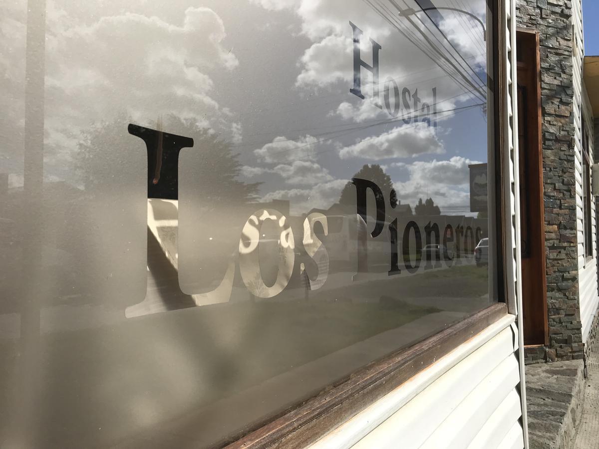 Hostal Los Pioneros Puerto Natales Ngoại thất bức ảnh